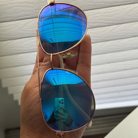 MICHAEL KORS Sunglasses 
MK5007 Hvar - Picture 1 of 9